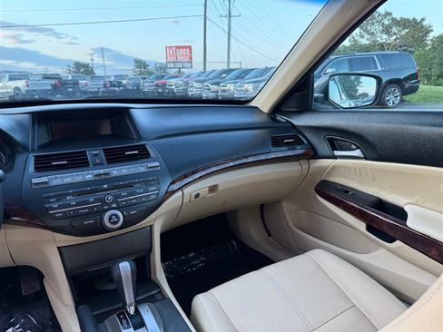 Used 2011 Honda Crosstour EX image 29