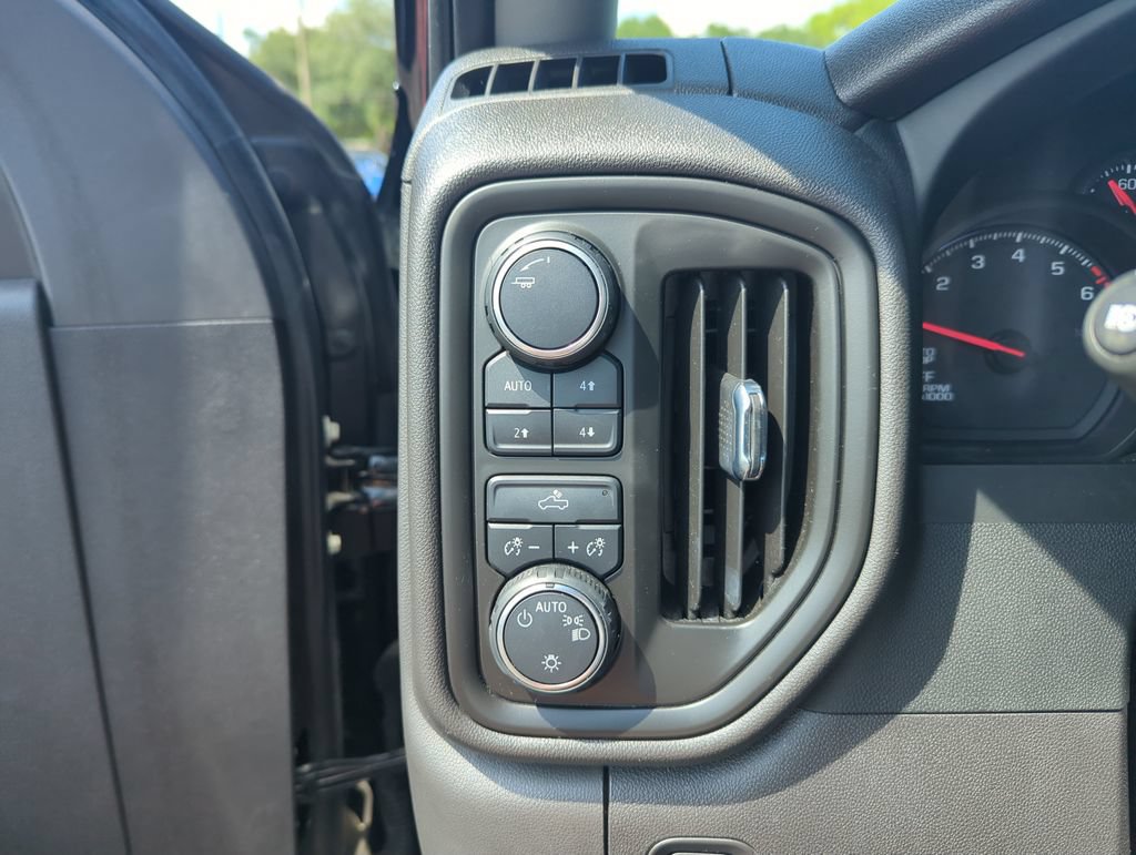 Used 2023 Chevrolet Silverado 1500 Custom Trail Boss w/ LPO, Dark Essentials Package AWD/4WD image 20