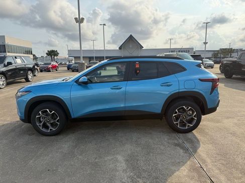 New 2026 Chevrolet Trax LT w/ Sunroof Package image 16