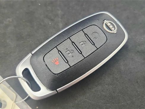 Used 2023 Nissan Rogue SV AWD/4WD image 15