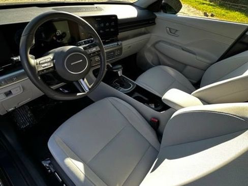 Certified 2024 Hyundai Kona SEL AWD/4WD image 9