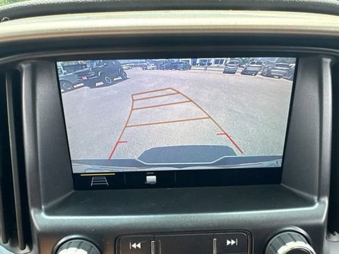 Used 2022 GMC Canyon Denali RWD image 28