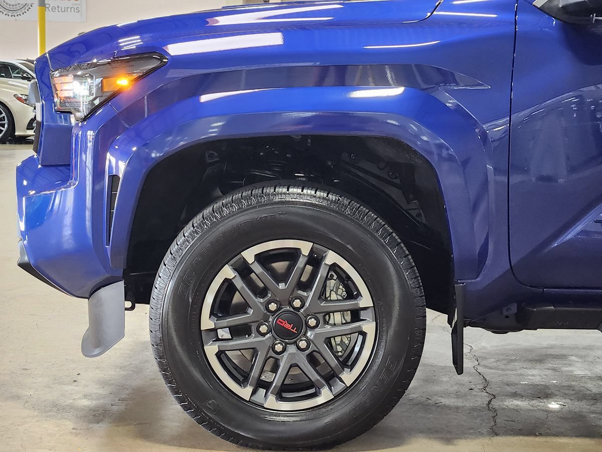 Used 2024 Toyota Tacoma TRD Sport AWD/4WD image 5
