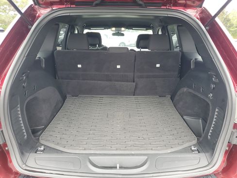 Used 2018 Jeep Grand Cherokee Laredo image 19