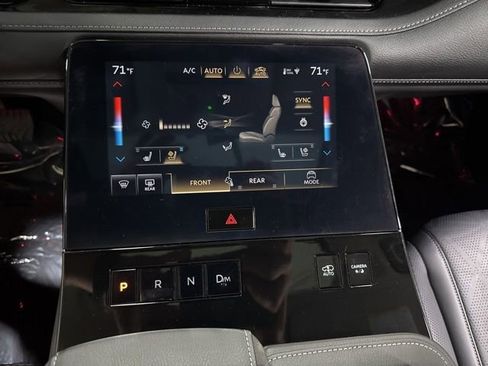 Used 2025 INFINITI QX80 Sensory AWD/4WD image 23