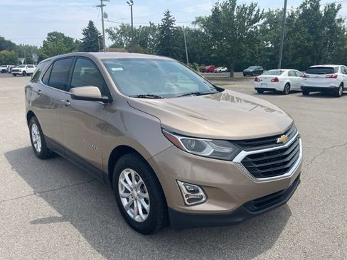 Used 2018 Chevrolet Equinox LT FWD image 12