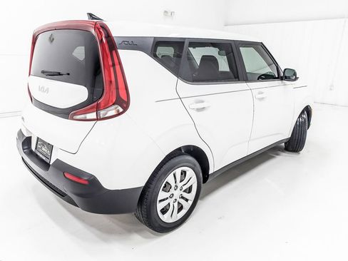 Used 2022 Kia Soul LX FWD image 6
