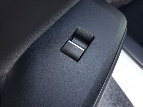 Used 2024 Toyota Prius Prime Premium image 14