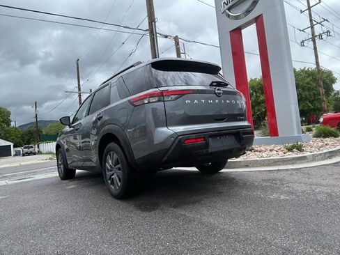 Certified 2024 Nissan Pathfinder SV AWD/4WD image 5