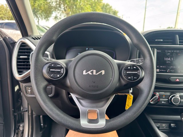 Used 2025 Kia Soul LX w/ LX Technology Package FWD image 28