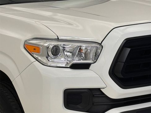 Used 2022 Toyota Tacoma SR image 4