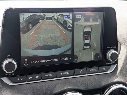 Used 2025 Nissan Sentra SR w/ SR Premium Package FWD image 17