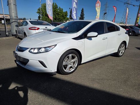 Used 2016 Chevrolet Volt LT w/ Comfort Package FWD image 1