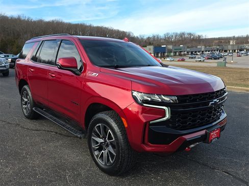 Used 2024 Chevrolet Tahoe Z71 w/ Luxury Package image 2