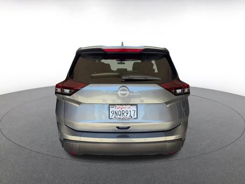 Used 2025 Nissan Rogue SV FWD image 12