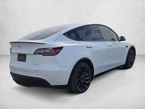 Used 2022 Tesla Model Y Performance image 5