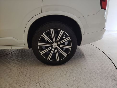 Used 2023 Volvo XC90 B6 Core w/ Protection Package Premier image 10