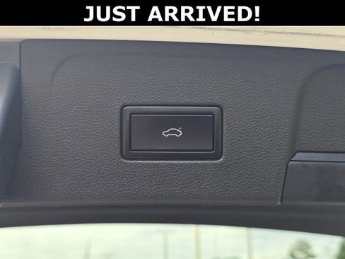 Used 2018 Volkswagen Atlas SE FWD image 9