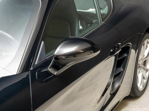 Certified 2018 Porsche 718 Cayman RWD image 12