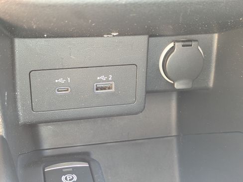 Certified 2021 Nissan Kicks SR FWD image 23