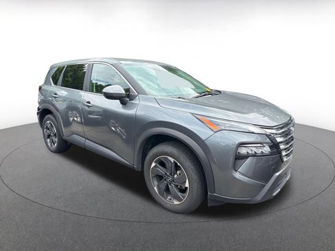 Used 2025 Nissan Rogue SV FWD image 2