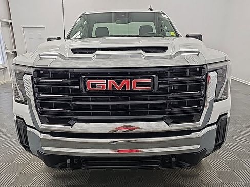 New 2025 GMC Sierra 2500 Pro image 3