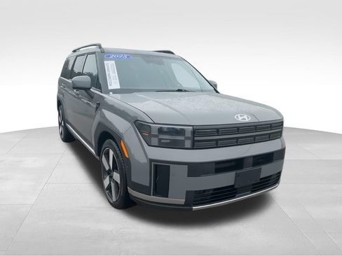 Used 2025 Hyundai Santa Fe Limited FWD image 2