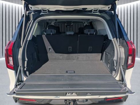 New 2026 Ford Expedition Active image 6