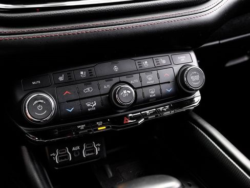 Used 2021 Dodge Durango R/T w/ Blacktop Package image 34