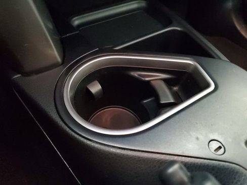 Used 2017 Toyota RAV4 XLE FWD image 30