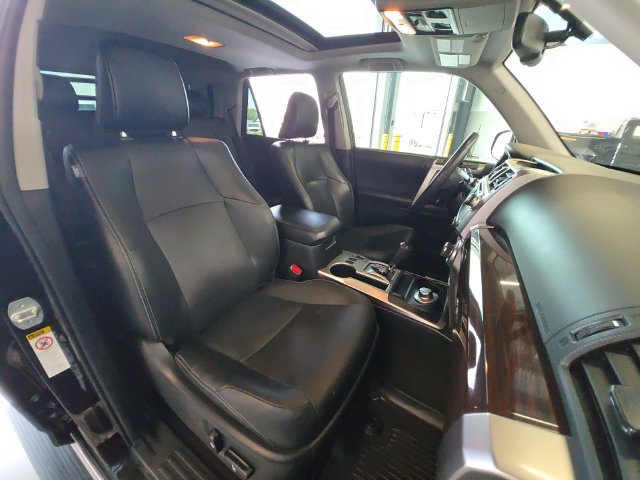 Used 2018 Toyota 4Runner Limited AWD/4WD image 30