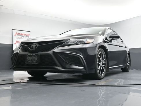 Used 2022 Toyota Camry SE FWD image 35