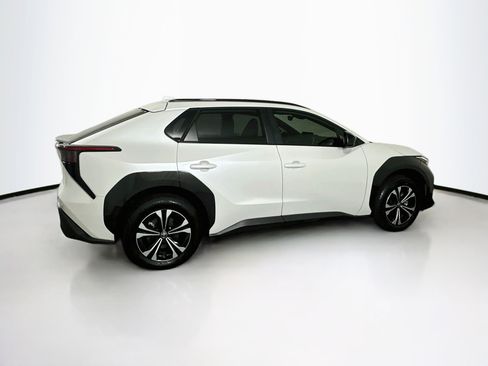 Used 2025 Toyota bZ4X FWD image 10