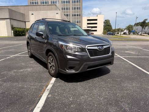 Used 2019 Subaru Forester Premium w/ All-Weather Package AWD/4WD image 5