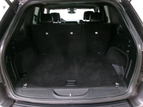 Used 2018 Jeep Grand Cherokee Altitude image 27