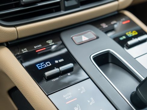 Certified 2026 Porsche Macan AWD/4WD image 23