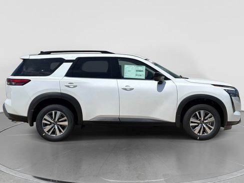 New 2026 Nissan Pathfinder SL AWD/4WD image 2