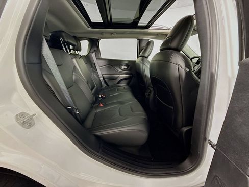 Used 2019 Jeep Cherokee Limited AWD/4WD image 25