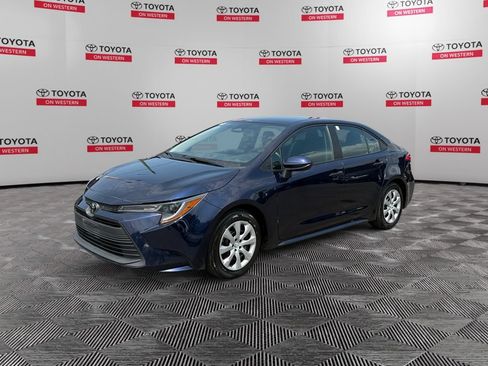 Used 2025 Toyota Corolla LE FWD image 1