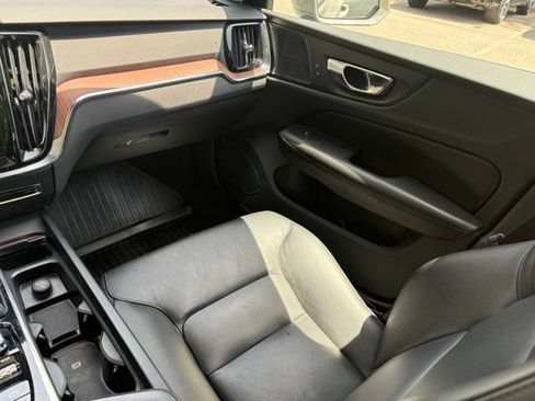 Used 2019 Volvo S60 T6 Momentum w/ Multimedia Package AWD/4WD image 45