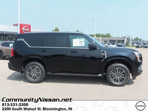 New 2025 Nissan Armada SL w/ Captain's Chari Seat Package image 6