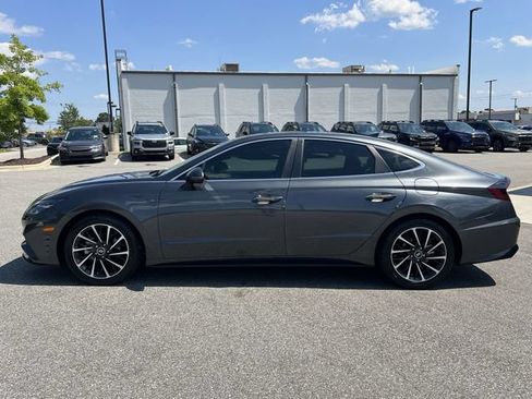 Used 2023 Hyundai Sonata Limited w/ Preferred Accessory Package FWD image 10