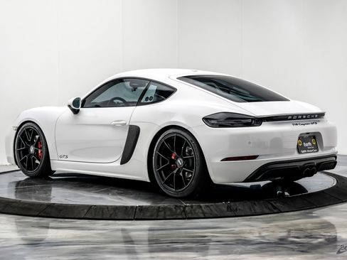Used 2019 Porsche 718 Cayman GTS RWD image 11