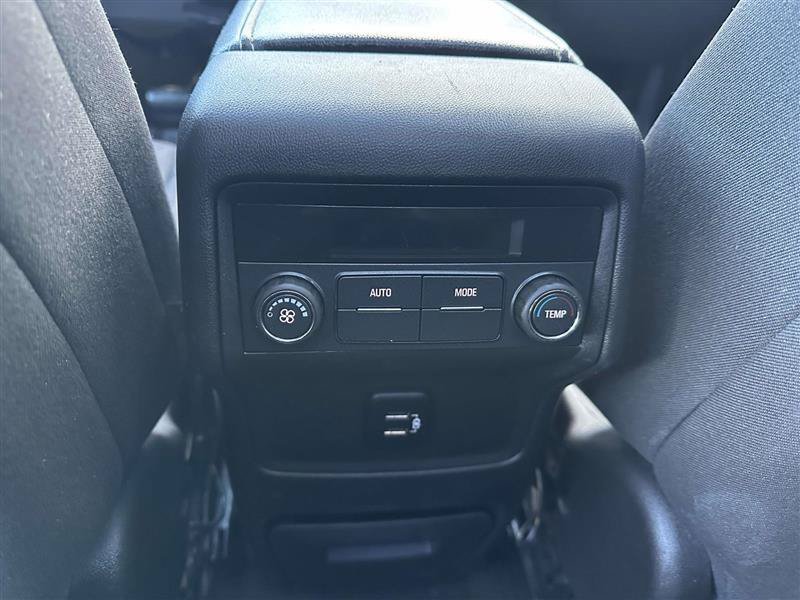 Used 2018 GMC Acadia SLE AWD/4WD image 13