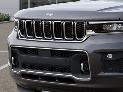 New 2025 Jeep Grand Cherokee Overland w/ Adv Protech Group III AWD/4WD image 12
