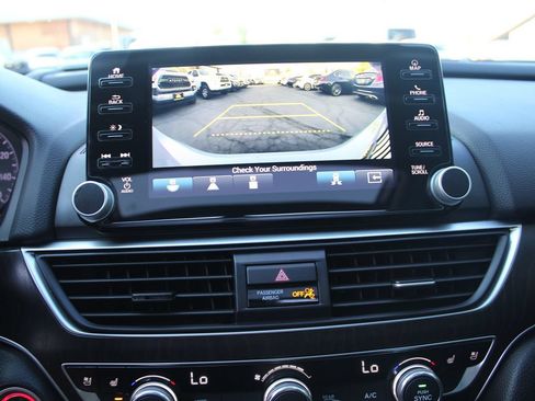 Used 2021 Honda Accord Touring image 29