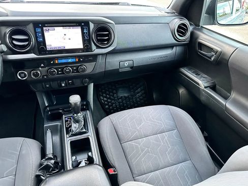 Used 2019 Toyota Tacoma SR5 AWD/4WD image 13