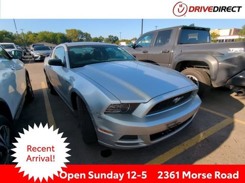 Used 2014 Ford Mustang Coupe RWD image 1