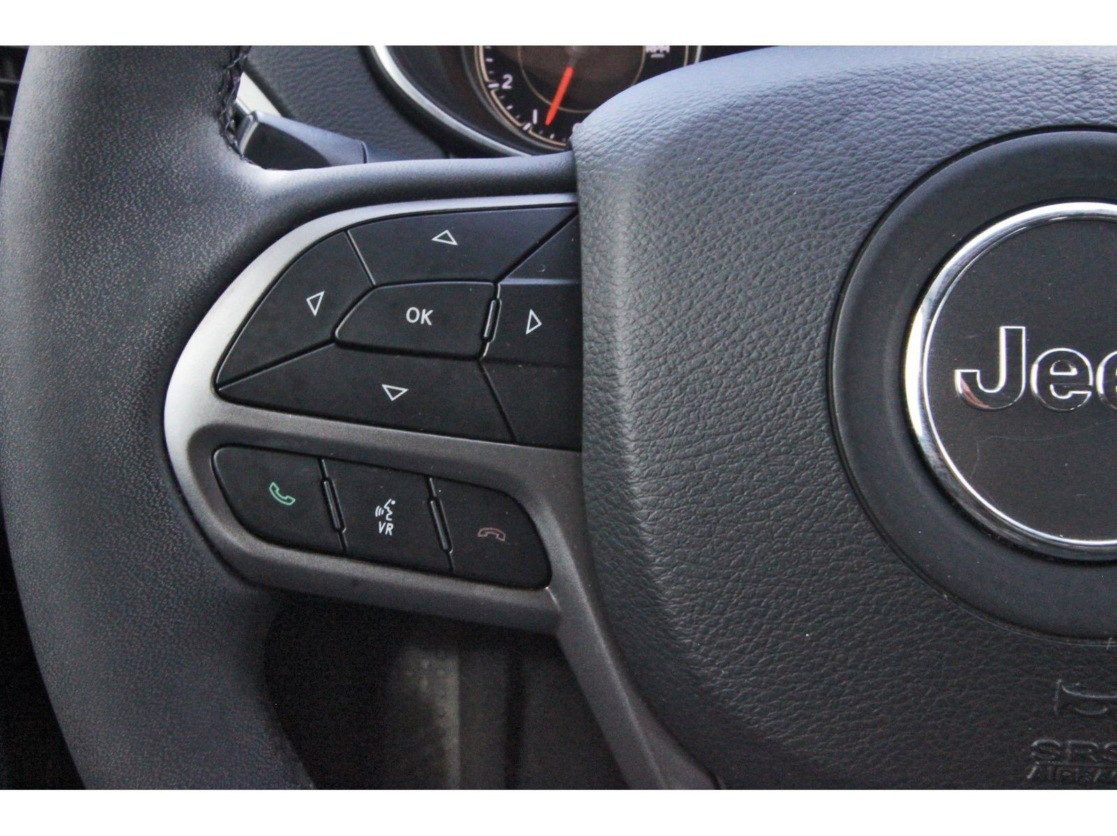 Used 2022 Jeep Cherokee Latitude Lux FWD image 19