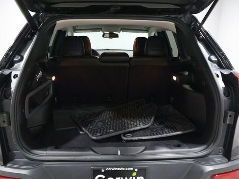 Used 2018 Jeep Cherokee Trailhawk w/ Comfort/Convenience Group image 4